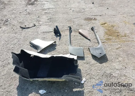 2020 Mercedes-Benz E 350 z USA, uszkodzony, nr VIN WDDZF8DB4LA742910